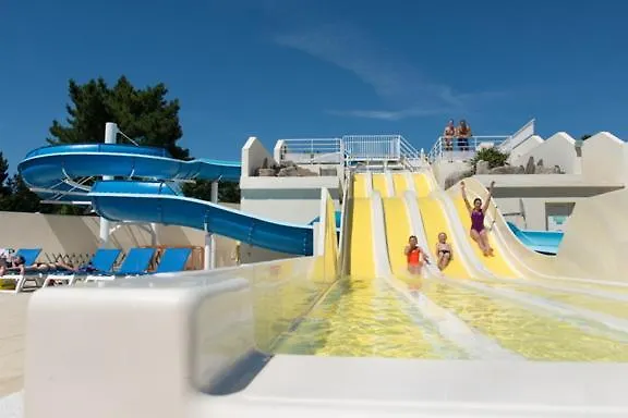 Le Bois Dormant Camping *